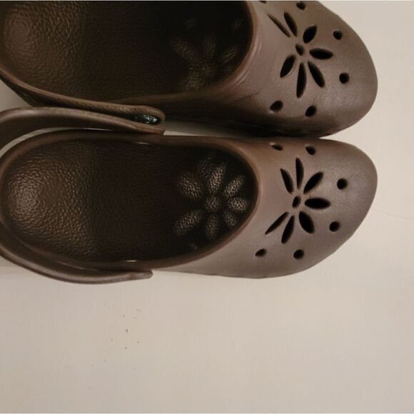 CLASSIC CROCS FULLY-MOLDED  - Picture 6 of 15